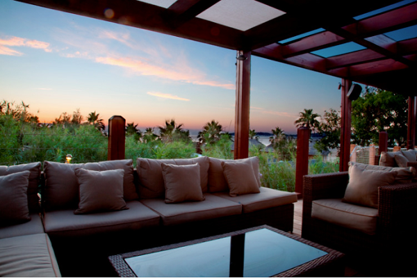 /campings/francia/provenza-alpes-costa-azul/var/Les Prairies de la Mer/palmeras-1.PNG
